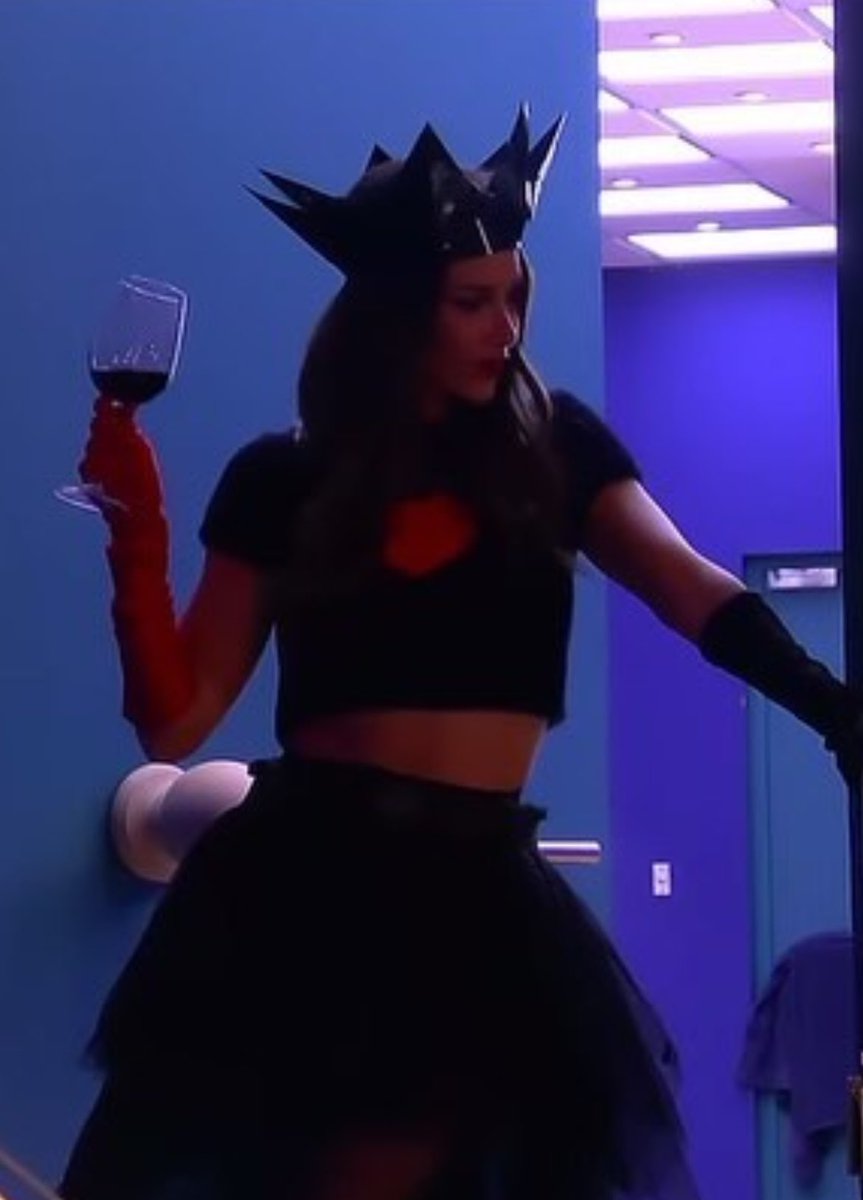 Está goto es mi elegida para comenzar esta tarde , REINA, sin más #crisporta8F #teamporta