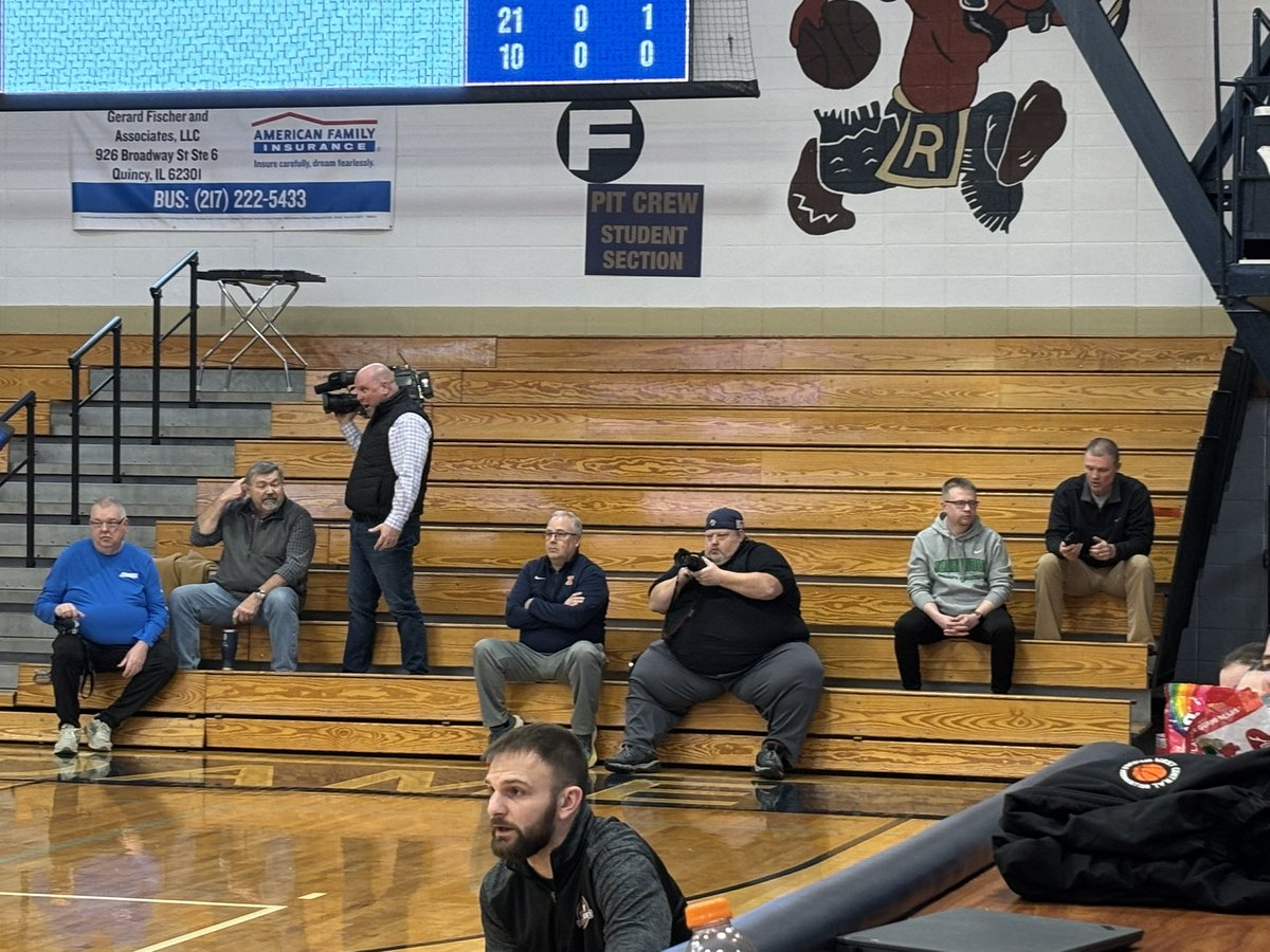 cdues1978's tweet photo. Media Row at the SuperFan Shootout. @ChrisDuerr @MuddyRiverSport @DavidAdam42 @qnd_girlsbball @QNDBasketball @QNDRaiders https://t.co/pkzmim9lB1