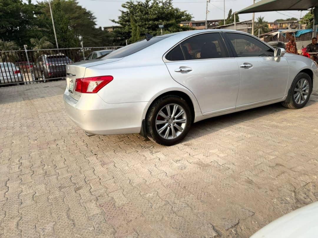Emsotec_Autoz's tweet photo. The owner lives abroad, he wants to go back. Very neat and sound. 

✅ Price 👉 8.8m now. 
✅ ES 350 2010.
✅ Location 👉 Satellite town
✅ Contact 👉 08063178870 https://t.co/lSZzVPJHc6