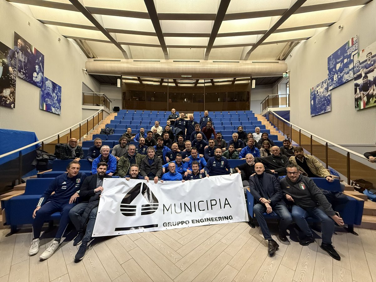 NazITASindaci's tweet photo. Oggi appuntamento al Centro Tecnico @FIGC di Coverciano.
Grazie al nostro sponsor @Municipia_Spa per aver passato la giornata con noi 🇮🇹 ⚽️ https://t.co/cybhwb627Q