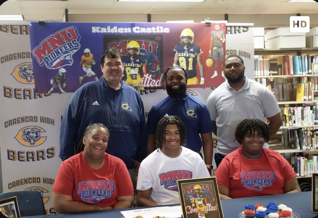 kaidenjc's tweet photo. Officially an MNU Pioneer🔴🔵 @mnusports @CoachCollinsCj #AGTG #Officialsigning @LAvsAllYall @RecruitLouisian @LSL_Sportsline @CarencroFB https://t.co/g51i1XMyU6