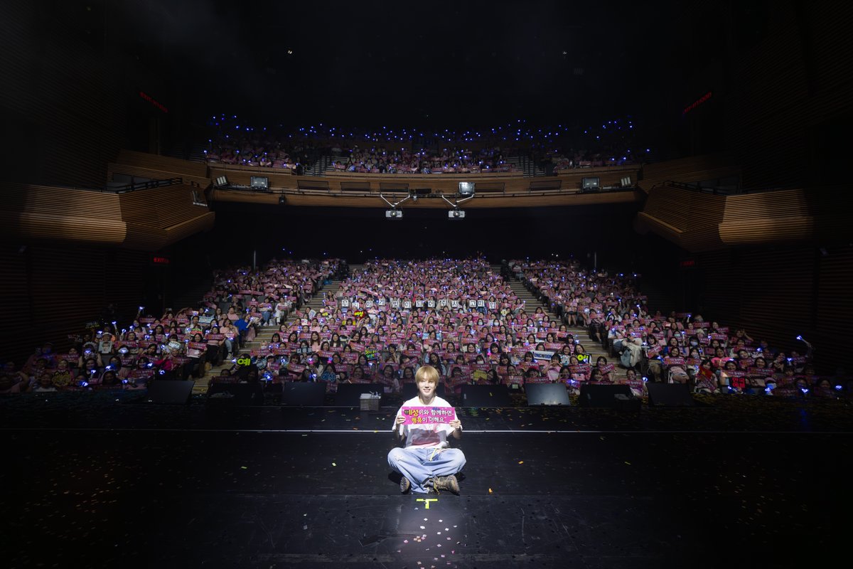 YESUNG_smtown's tweet photo. 2025 YESUNG CONCERT [It’s Complicated] in BANGKOK💙

#예성 #YESUNG 
#슈퍼주니어 #SUPERJUNIOR
#2025_YESUNG_CONCERT_Its_Complicated_in_BANGKOK
#2025_YESUNG_CONCERT #Its_Complicated https://t.co/XHQoCVh4Sm