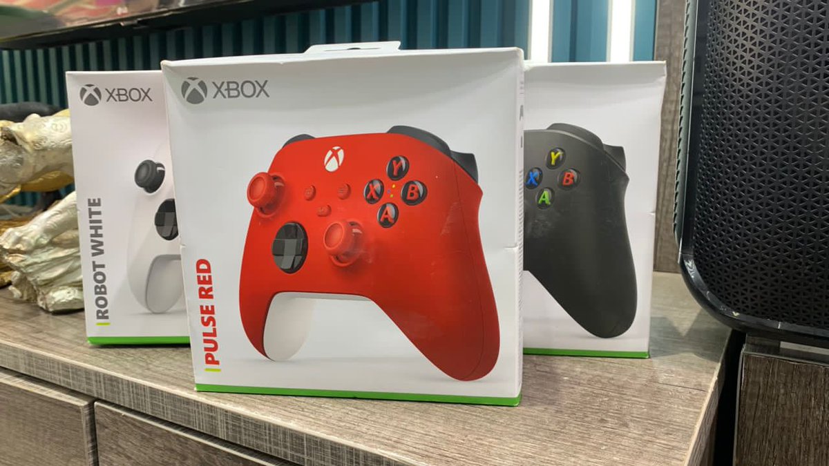 InfoEshun's tweet photo. @BenopaOnyx1 X Box Controllers Available 
Condition New 
Ghc 1,400
Located at North Kaneshie swan Lake 
Contact: 0543413447 https://t.co/7KWAgaohi2