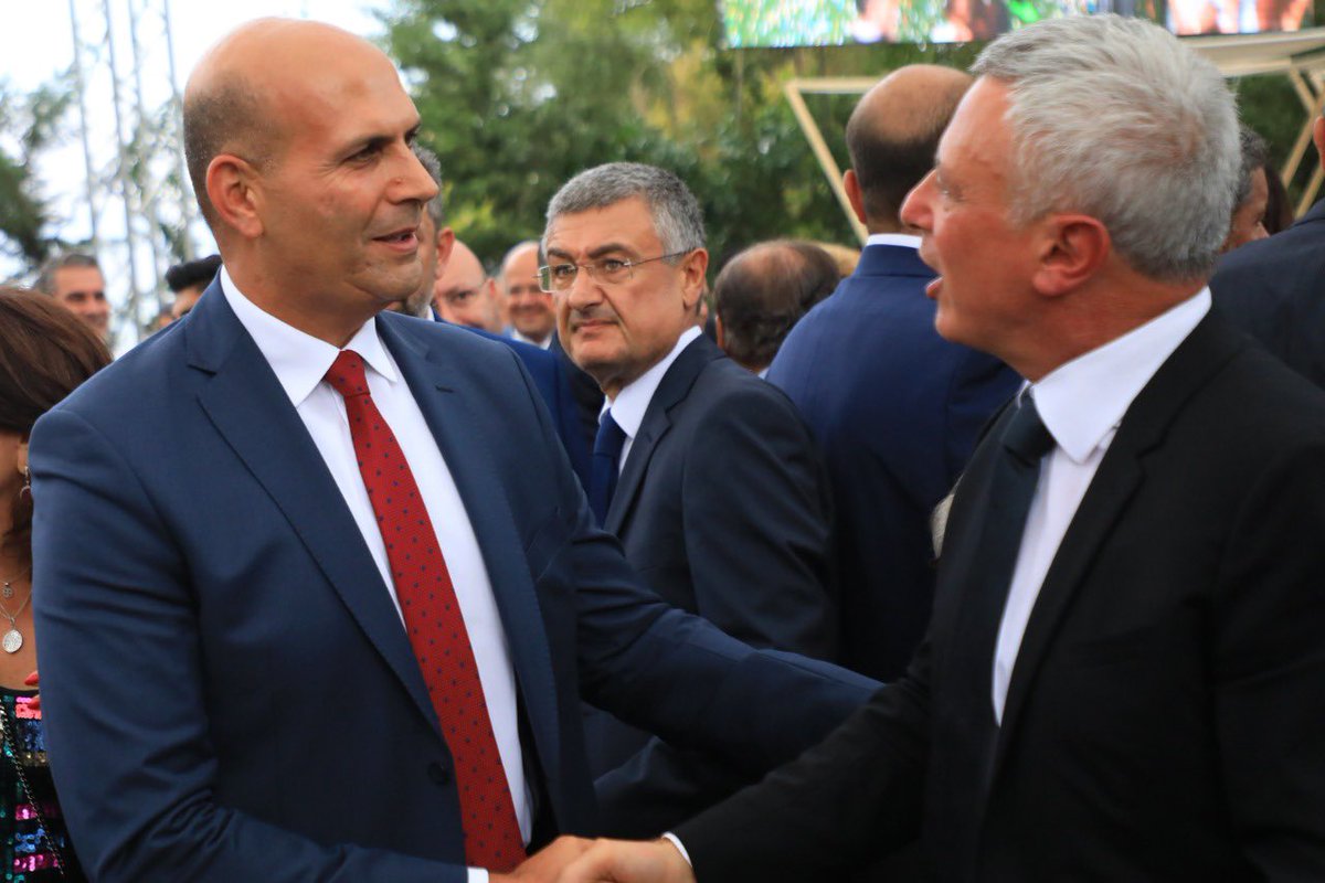 شكراً من القلب لرئيس تيار المردة، سليمان بك فرنجية، وأعضاء التكتل الوطني المستقل، النواب الكرام طوني بك فرنجية، الشيخ فريد الخازن، الشيخ ويليام طوق، والأستاذ جورج بوشيكيان، على ثقتهم الثمينة بترشيح إسمي كوزير في التشكيلة الحكومية العتيدة.
وإن لم تُكتب لي هذه المسؤولية، فإن ما