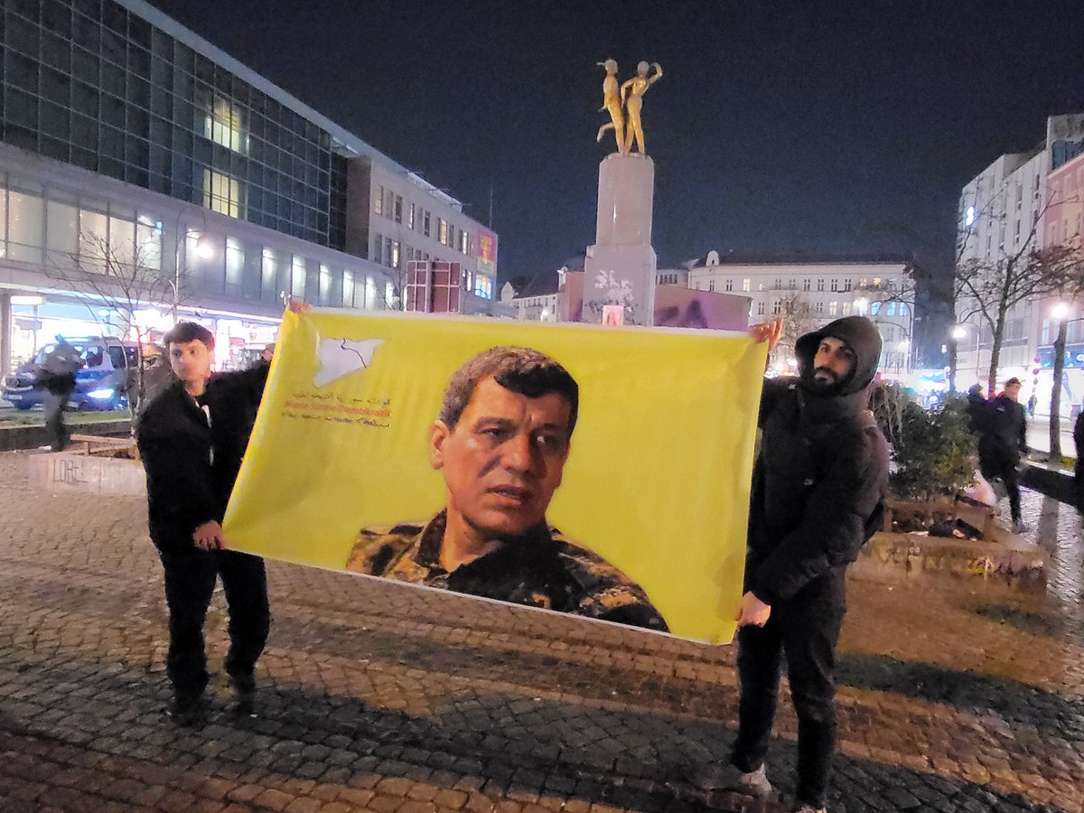 FuocoSavinelli's tweet image. Stoppt die türkischen Angriffe auf Nordsyrien #DefendRojava #b0802