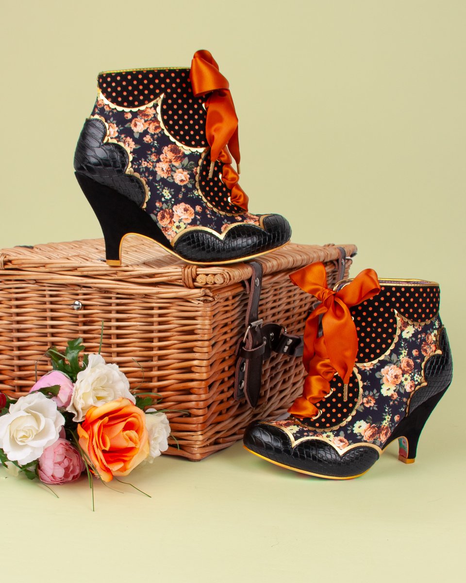 Cutie-patootie-booties 😻🧡

'Dolly Mixture' is here in 3 stunning colourways to put that pep back in your step ✨ Now £89! x

irregularchoice.co/3D1ARRF