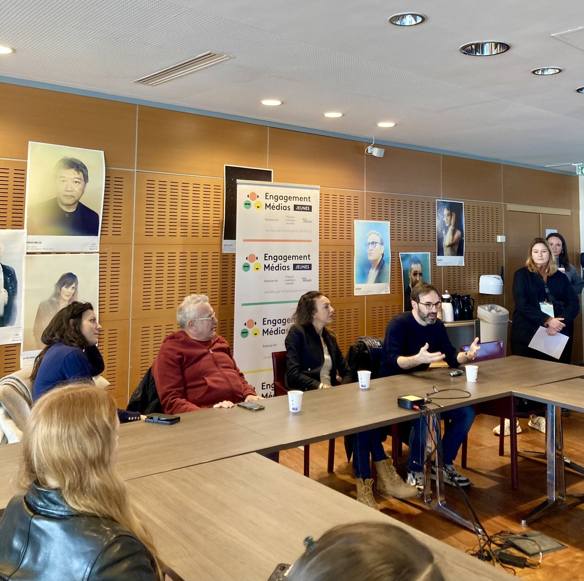 Fondation Engagement Médias pour les Jeunes (@fondationemj) on Twitter photo Échanges passionnants à <a href="/Francetele/">France Télévisions</a> avec les jeunes de l’asso <a href="/rura_asso/">Rura</a>. Merci <a href="/solenestg/">solene saint-gilles</a> <a href="/MichelField/">Michel Field</a> #soniadjallali <a href="/antuan/">antonio grigolini</a> d’être venus à leur rencontre ! Échanges passionnants à <a href="/Francetele/">France Télévisions</a> avec les jeunes de l’asso <a href="/rura_asso/">Rura</a>. Merci <a href="/solenestg/">solene saint-gilles</a> <a href="/MichelField/">Michel Field</a> #soniadjallali <a href="/antuan/">antonio grigolini</a> d’être venus à leur rencontre !