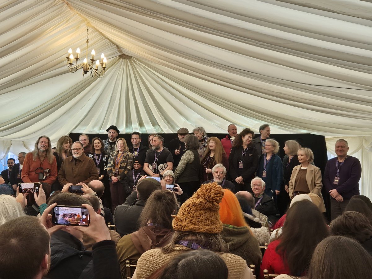 FlatCapFenMan tweet media