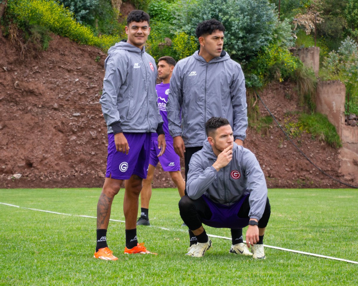 CD_Garcilaso's tweet photo. 𝗟𝗶𝘀𝘁𝗼𝘀 𝗽𝗮𝗿𝗮 𝗲𝗹 𝗰𝗹𝗮́𝘀𝗶𝗰𝗼 𝗱𝗲𝗹 𝗧𝗮𝗵𝘂𝗮𝗻𝘁𝗶𝗻𝘀𝘂𝘆𝗼. 🛡️⚽

#DeportivoGarcilaso #RicoGarci #PedacitoDeCielo #CelesteHastaLaMuerte #CelesteDeCorazon #CuscoCeleste #Cusco #Garcilaso #TorneoApertura #Liga1TeApuesto #Chankas #LosChankasCYC https://t.co/j1ZX47E2lv