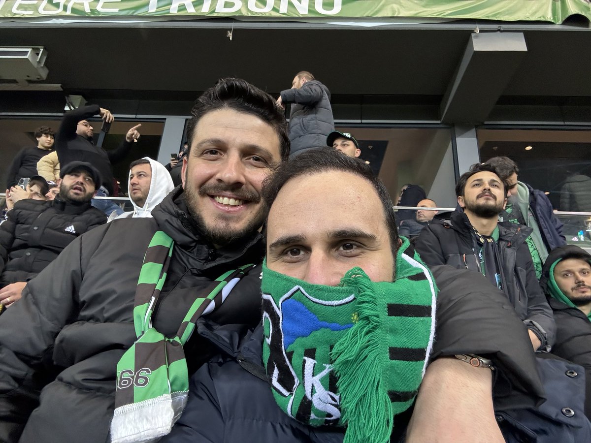 canberkcalk's tweet photo. 💚🖤  Abili kardeşli https://t.co/yImjh76ci6