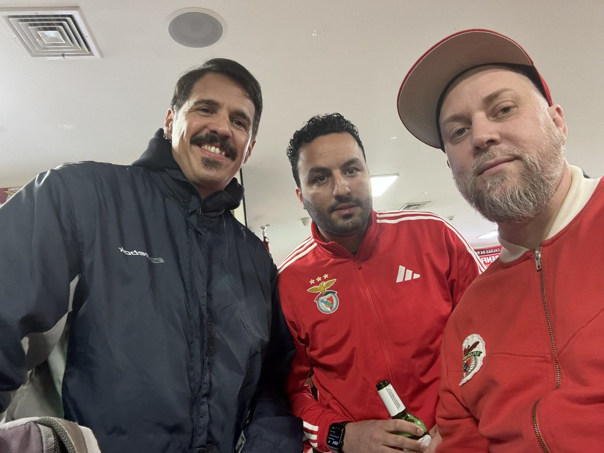 Benfica é mundo ‼️

Over @ #NewarkBenfica with <a href="/oquepassouse/">O Que Passou-se ?! 🤷🏻‍♂️ 🦅</a> &amp; <a href="/HuFer_10/">Hugo Ferr</a> watching “O maior de Portugal” … come by.

#Benfica <a href="/SLBenfica/">SL Benfica</a> #Glorioso #SLB