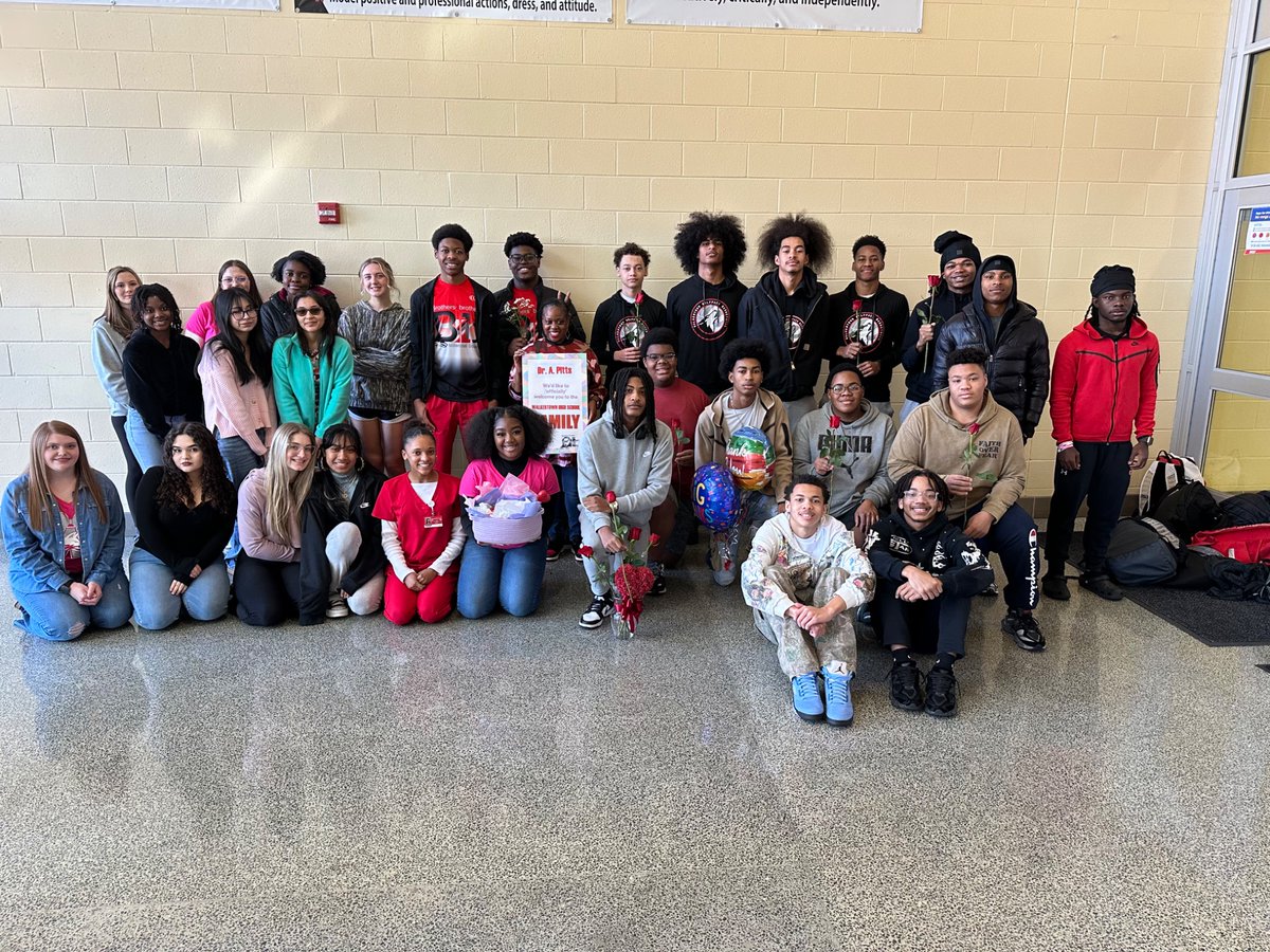DrAPitts's tweet photo. Yesterday, members of Leading Ladies and Brothers to Brothers service clubs @WalkertownHigh officially welcomed me as their new principal. I’m so thankful I get to serve such thoughtful young people! My HEART is FULL! ❤️🖤🐺🙌🏾 https://t.co/HI0e6T74Dm