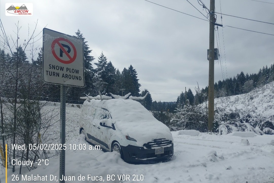 EmconSouthVI's tweet photo. It is critical not to block designated snow plow turn arounds, leave trailers, boats, or cars on the side of any road during a snow event. Plow trucks may not be able to turn around or get by safely.
#ShiftIntoWinter
#SnowEvent
#CantParkThere https://t.co/vSGZFa6GWn