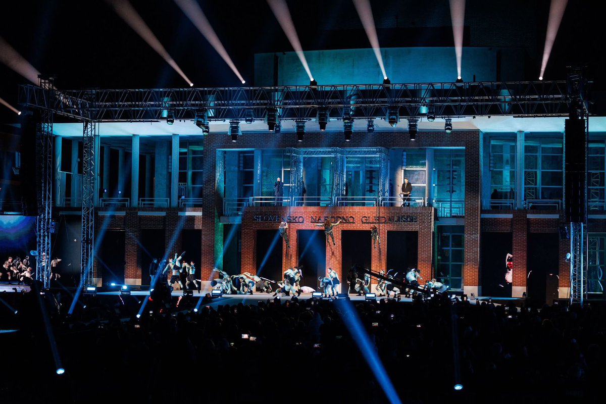 tfajon's tweet image. Spektakularna prireditev ob otvoritvi @2025Go je še en dokaz uspeha zgodbe dveh mest - Nove Gorice &amp;amp; Gorice #EPK2025 -, ki presega običajno &amp;amp; dosega vrhunsko. Izjemno vzdušje v Novi Gorici, na trgu polnem simbolike, kjer danes slavimo preseganje meja v duhu slogana #GoBorderless.