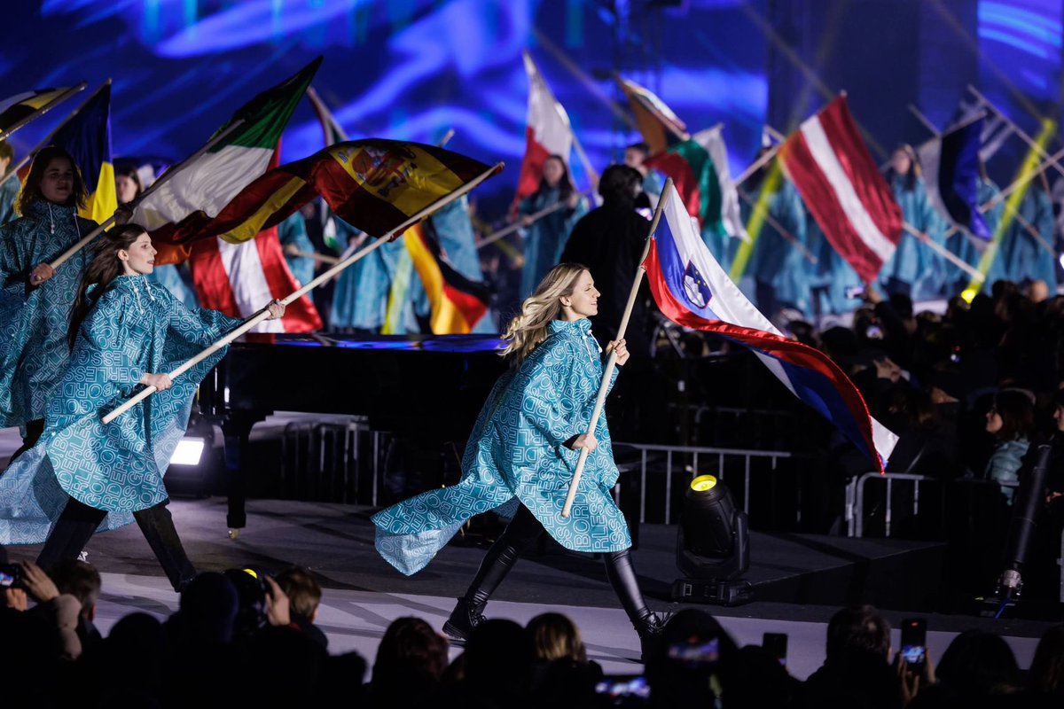 MZEZ_RS's tweet image. Nova Gorica &amp;amp; Gorizia are now officially hosting the #EuropeanCapitalOfCulture 2025! 👏🏼 Spectacular opening ceremony on the Slovene Cultural Holiday was a showcase of values @2025Go represents under the slogan #GoBorderless - going beyond borders &amp;amp; transcending the ordinary. 🇸🇮🇮🇹