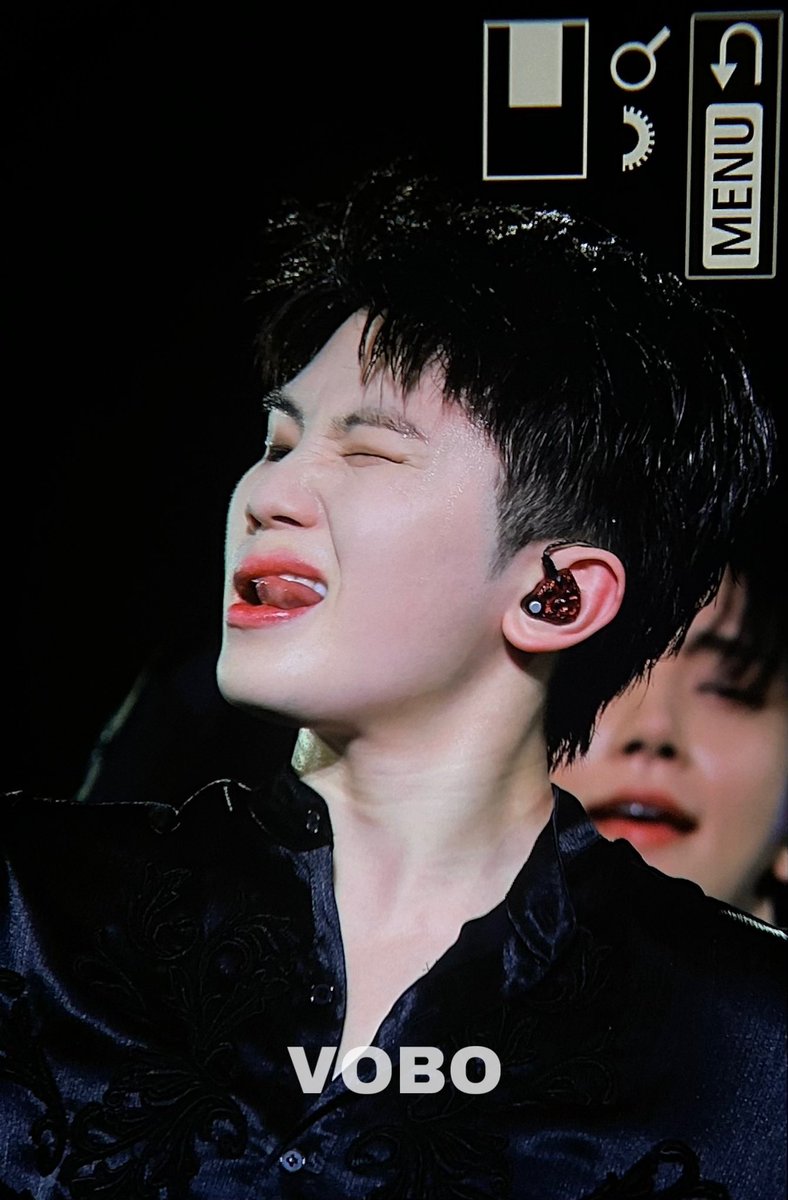 250208 우지

#SEVENTEEN #WOOZI #우지 #세븐틴 #ウジ #보보 #ボボ