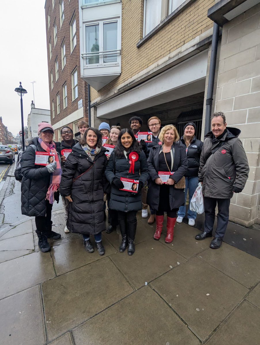 Megan Baker (@meganbaker01) on Twitter photo Brilliant canvass this morning for <a href="/JCamadoo/">Joanna Camadoo-Rothwell</a> in Vincent Square with <a href="/RNBlake/">Rachel Blake</a>, <a href="/KarenPBuckQP/">Karen Buck</a>, and <a href="/LDNYoungLabour/">London Young Labour</a> members! 🌹 Brilliant canvass this morning for <a href="/JCamadoo/">Joanna Camadoo-Rothwell</a> in Vincent Square with <a href="/RNBlake/">Rachel Blake</a>, <a href="/KarenPBuckQP/">Karen Buck</a>, and <a href="/LDNYoungLabour/">London Young Labour</a> members! 🌹