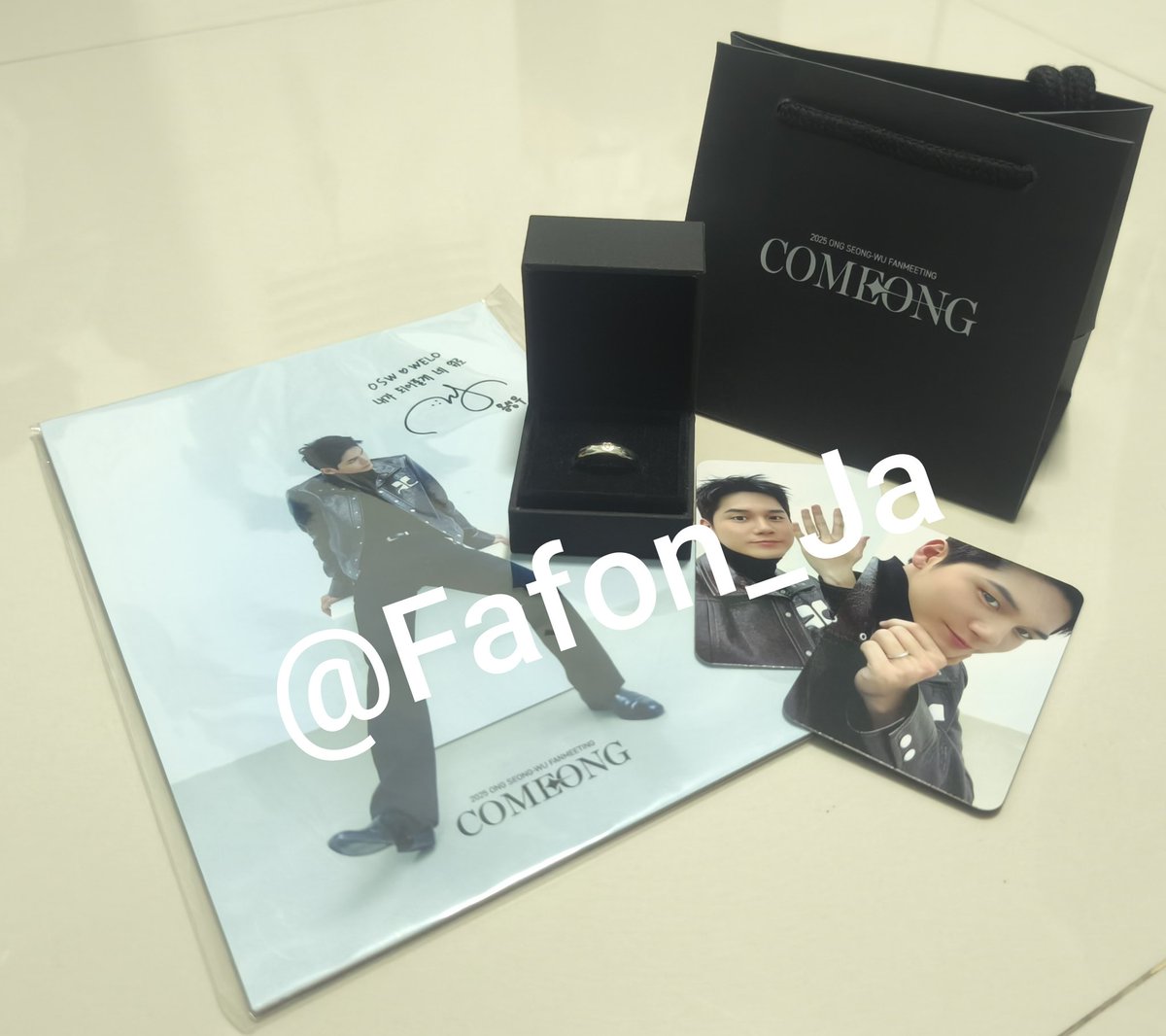 Fafon_Ja's tweet photo. รับแหวนเรียบร้อย ขอบคุณมากค่ะ ทันใส่งานมีตพอดีเลย 💙🤍

★ 2025 ONG SEONG-WU FANMEETING <COMEONG> ✦OFFICIAL MD✦ ⸝⸝⸝

#MMillionStatus https://t.co/JpH4RDwmSS