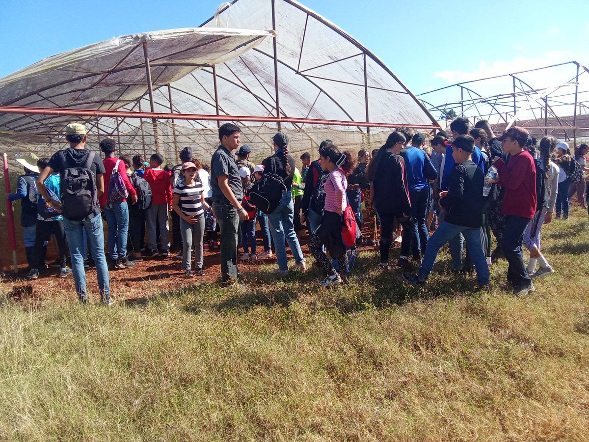 Pioneros de #Caibarien en su Asamblea municipal 64 Aniversario. Conocen del programa alimentario del municipio #JuntosPorVillaClara
@JuntosPorCuba
<a href="/OPJMCuba/">OPJM Cuba</a>
<a href="/UJCdeCuba/">UJC de Cuba</a>
<a href="/Colina_VClara/">Miguel Colina</a>
<a href="/SergueyMartin/">Serguey Martin Guerra</a>
<a href="/MilaxyA/">Milaxy Yanet Sánchez Armas</a>
<a href="/EmisoraCMHS/">CMHS Radio Caibarién</a>
<a href="/tvcaibarien/">TelecentroCntvCaibarien</a>
<a href="/MinoskaCuba/">Minoska Cadalso Navarro 🇨🇺</a>
@noroseng
<a href="/jorgitomjmvc/">Jorge Daniel Estrada Ramos</a>