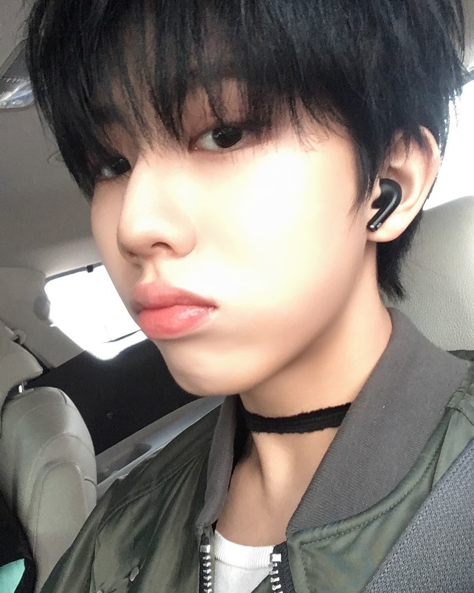 8TURNBRAZIL's tweet photo. 🐶📸| INSTAGRAM (1/3)
"🦆🤿🖤"
#8TURN #에잇턴 #エイトターン
#이럴거면_다음생에
#likeafriend https://t.co/ZKhThWc6z0