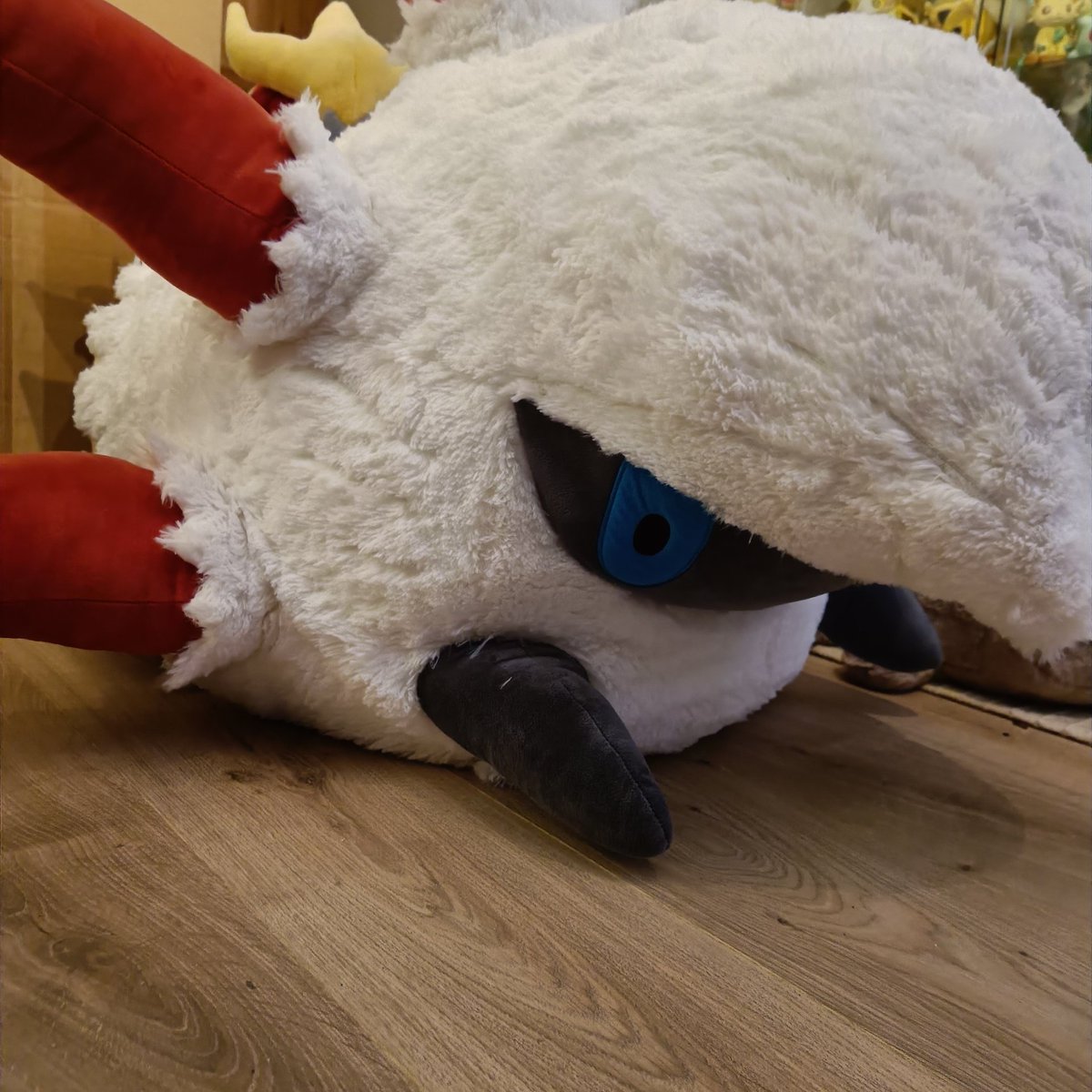 Chiko_Charm's tweet image. I just realized I had completely forgotten to post my life-size Larvesta plushie 😳The box was so big it barely fit through the door 😂🙈 I absolutely love him tho!🥰 
#Pokemon #PokemonPlush #PokemonCenter #Larvesta