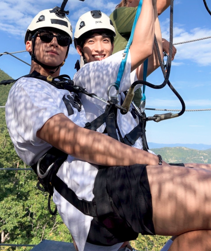 AboutMusicYT's tweet photo. Mingyu and DK are having fun, one year ago today. https://t.co/oTXlx2VLf0