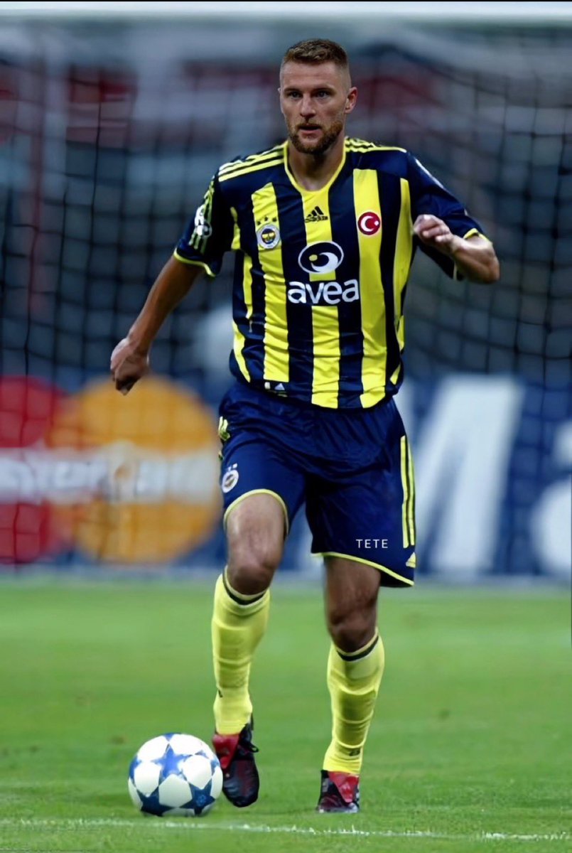 Fener10line's tweet photo. Bu nasıl forma arkadaş!🔥

Müthiş ya müthiş. 

ÜRETİN ŞU FORMAYI! @adidas https://t.co/og8Sz7TgDS