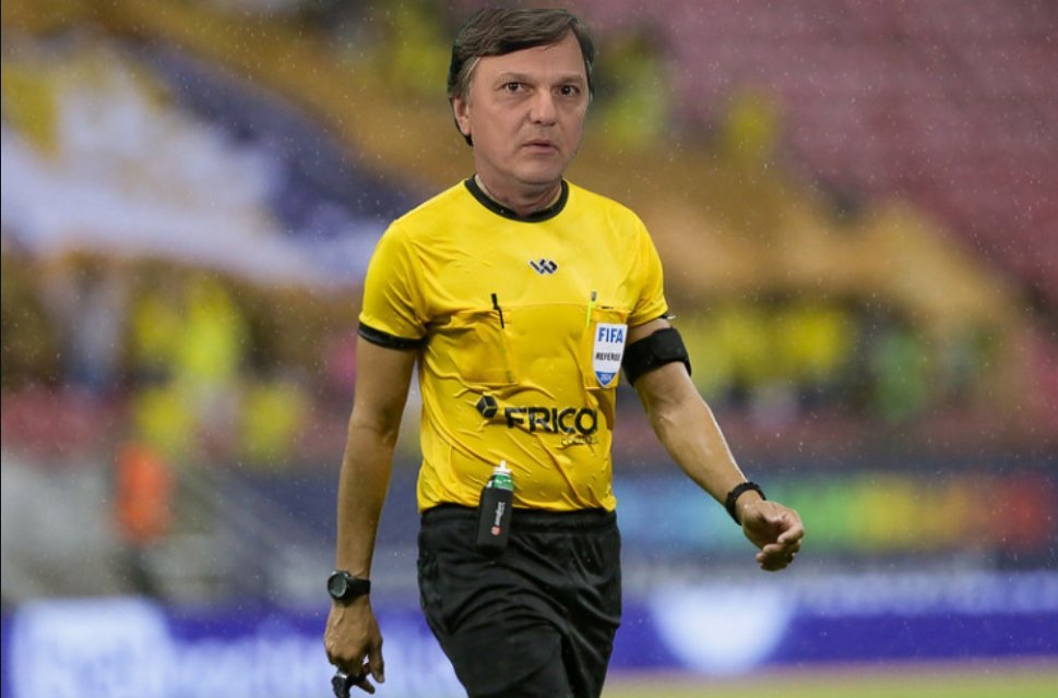 Como de costume, o árbitro Mauro Cheddar e sua equipe estão apostas em campo!

Logo logo, haverá à grande final!

#PANxCRA