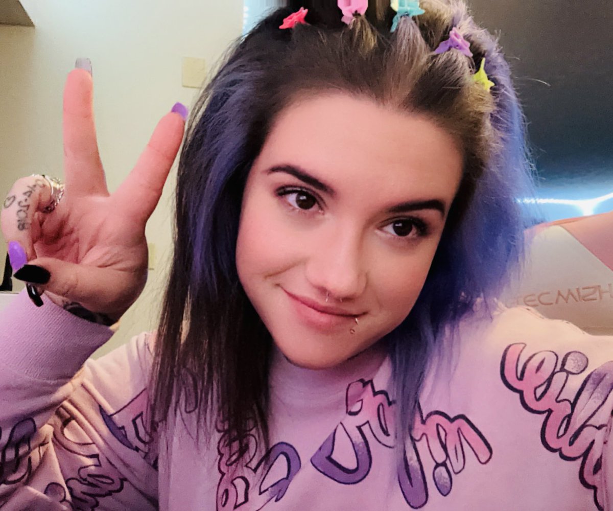 DarthSamii's tweet image. ✨🦋✨

Little life update since I don’t get on here anymore. Turned 31. 

That’s it. That’s the update. See you again in 3 months. 🖤