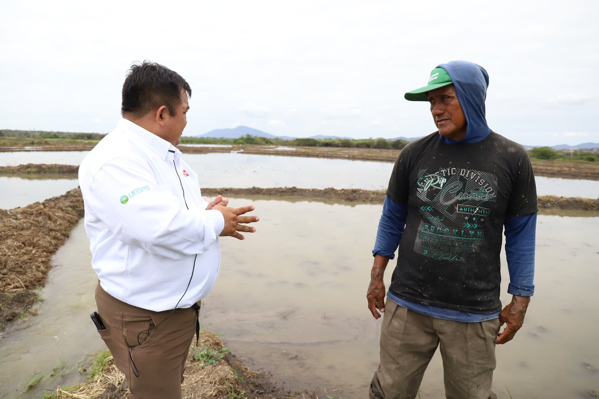 Uegps_Midagri's tweet photo. 📍 Hoy, desde #Piura, el equipo técnico de la #ESCO, bajo el liderazgo del coordinador general del #PIADER, Ing. Máximo Juárez, visitó los distritos de Tambo Grande y Las Lomas. https://t.co/BAljEoSwWz