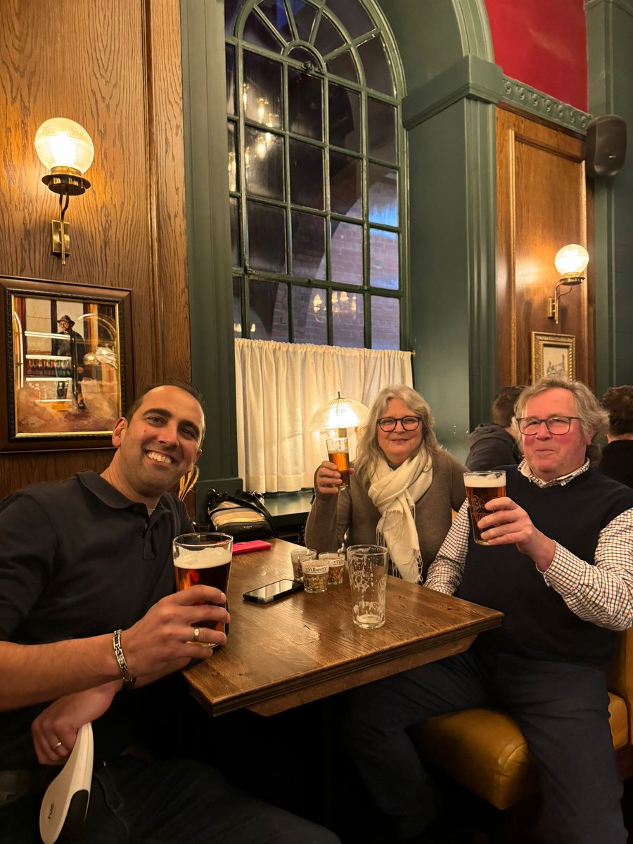tellersarms's tweet photo. Cheers to a wonderful afternoon of Six Nations 🏉🍻

Have you booked your spot for the next match? https://t.co/PbdyNw4pT4