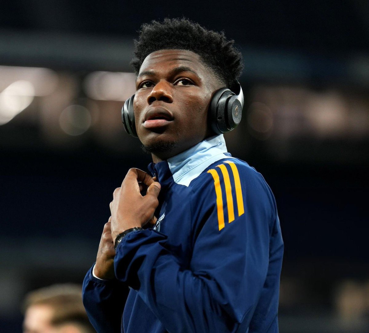 (fan) REAL MADRID FANS 🤍 tweet media