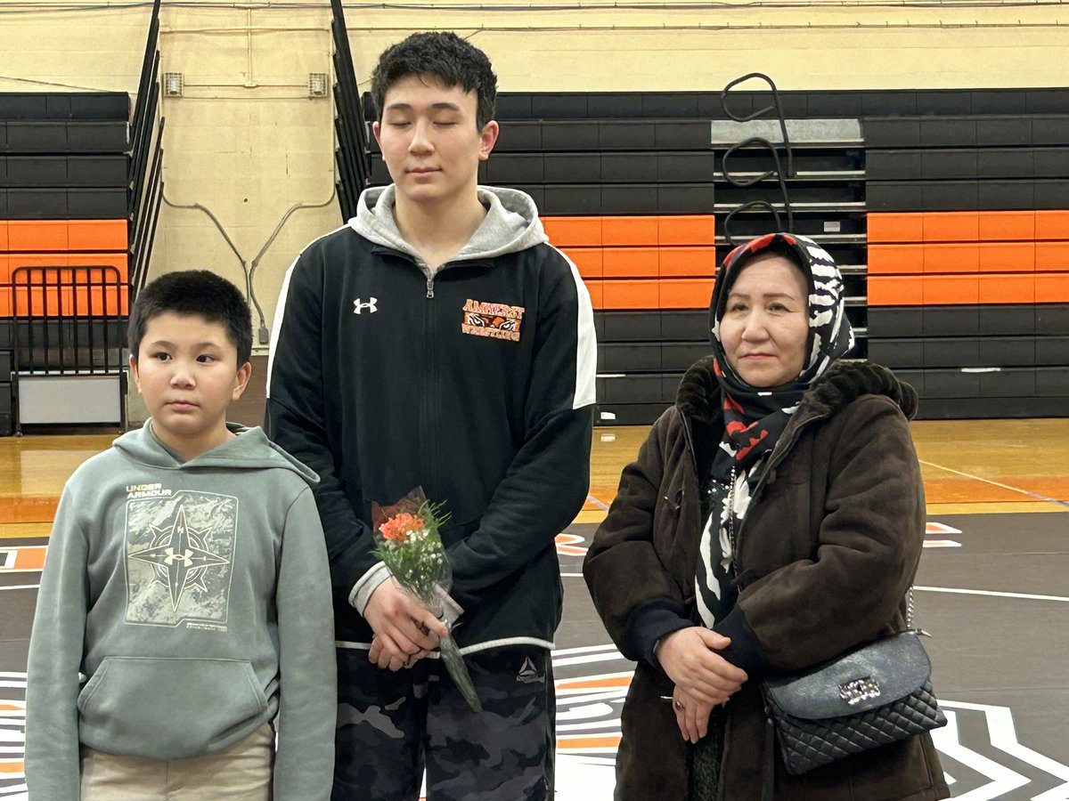 Amherst finishes dual meets for the year with a 61-12 win over Williamsville South.

Led with wins by seniors:

Mustafa Natiq
Mohsin Ali
Quinlan Lyle
Ahmad Moradi

Also winning were:  Cooper Guzzetta, Max Urban, Mo Fares, Rod Howard, Paul Alagna, Ameer Alawan, and Brayden Kirst.