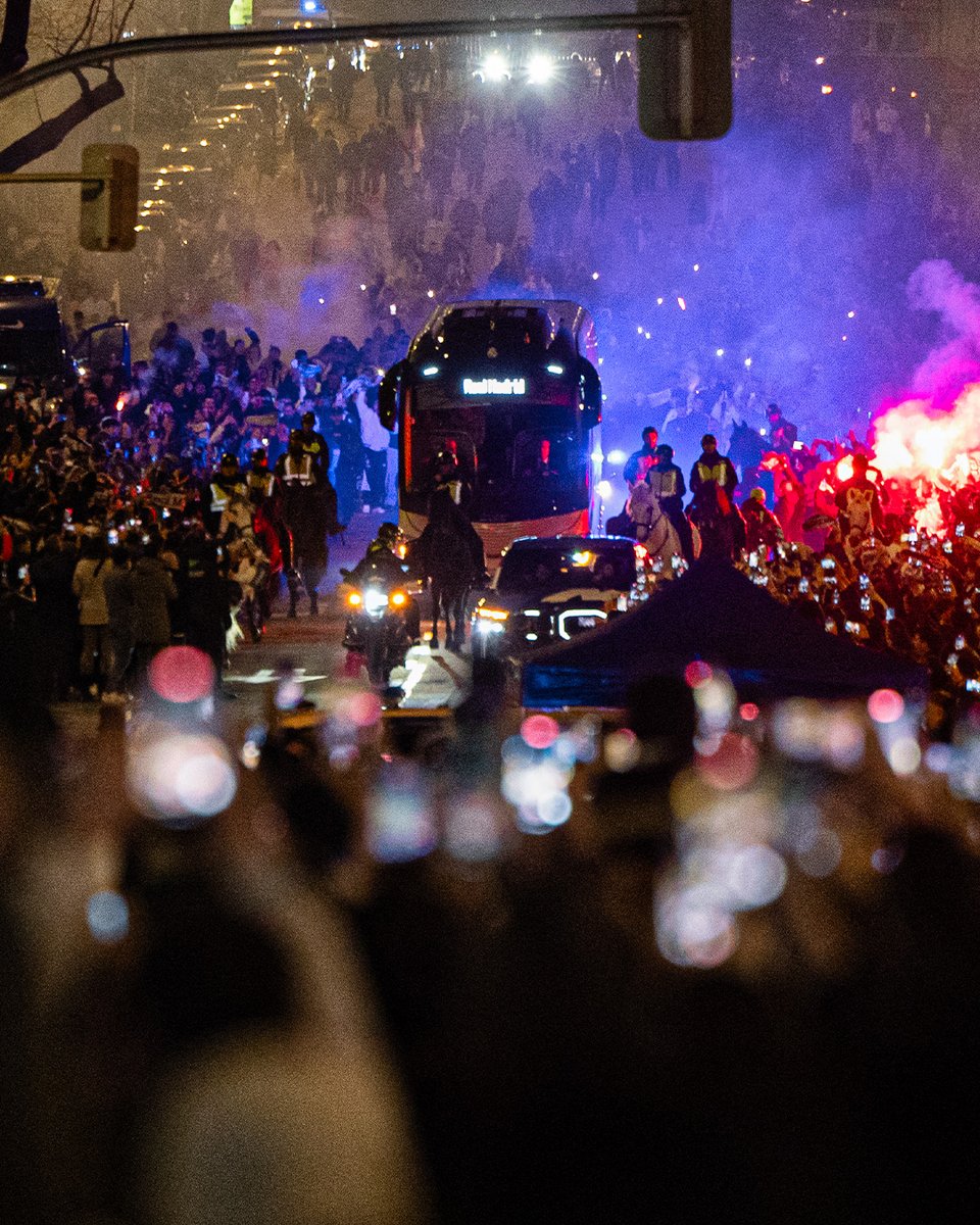 🚌🙌🧣 ¡Menudo recibimiento!