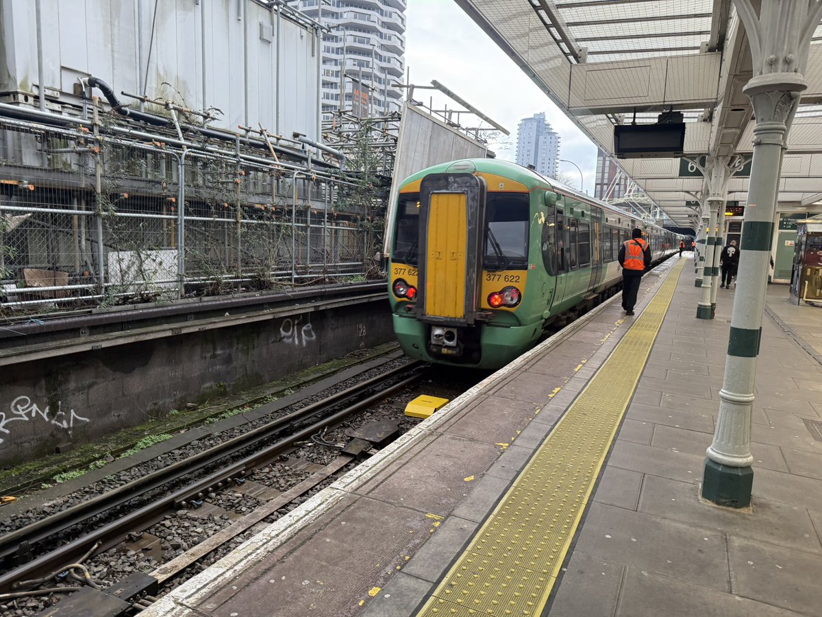 TimSEaston's tweet image. After I finished in the exhibition after 3 hours I went on an orbital trip round London travelling on #docklandslightrailway #jubilerline #Windrushline @SouthernRailUK #londontrams #districtline and finally #hammersmithandcity