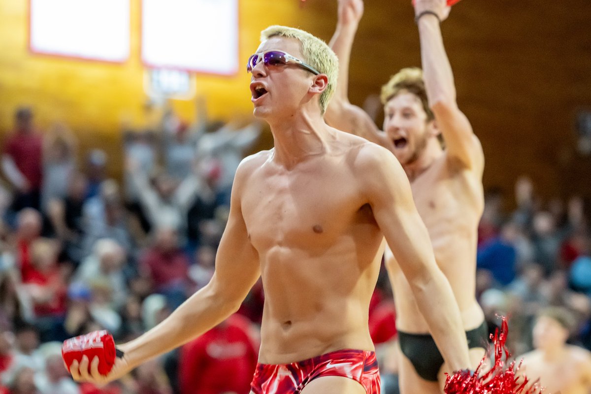 MaristMBB's tweet image. LET’S DO IT AGAIN TONIGHT 🔥

See you at 7pm for the white out ⚪️