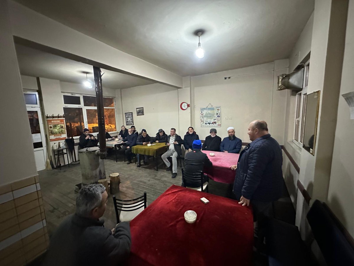 Bu akşam Karaabdülbaki, Sapakpınar ve Akmeşe Mahallerimizi ziyaret ettik. Vatandaşlarımız ve esnafımızla bir araya gelip, sorunları ve çözüm yollarımızı konuştuk. Adım adım izmit Adım adım yeni nesil siyaset ! #izmit #kocaeli