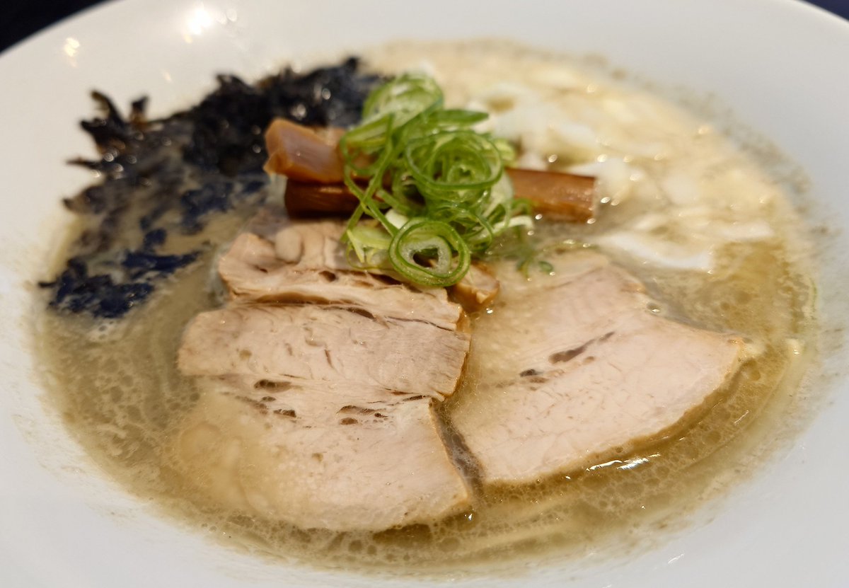 isofurabon6969's tweet image. Fishmenさんで濃厚煮干しそばと和え玉をいただきました🍜

朝ラー×濃い煮干しというのが個人的に好きだし、昼夜に食べる時より一層染み渡る😋
濃厚で食中の満足感はあるのに食後のすっきり感に匠の心を感じます。
和え玉も安定の美味しさで残ったスープを投入して尚美味い🥰
#Fishmen 
#北本市