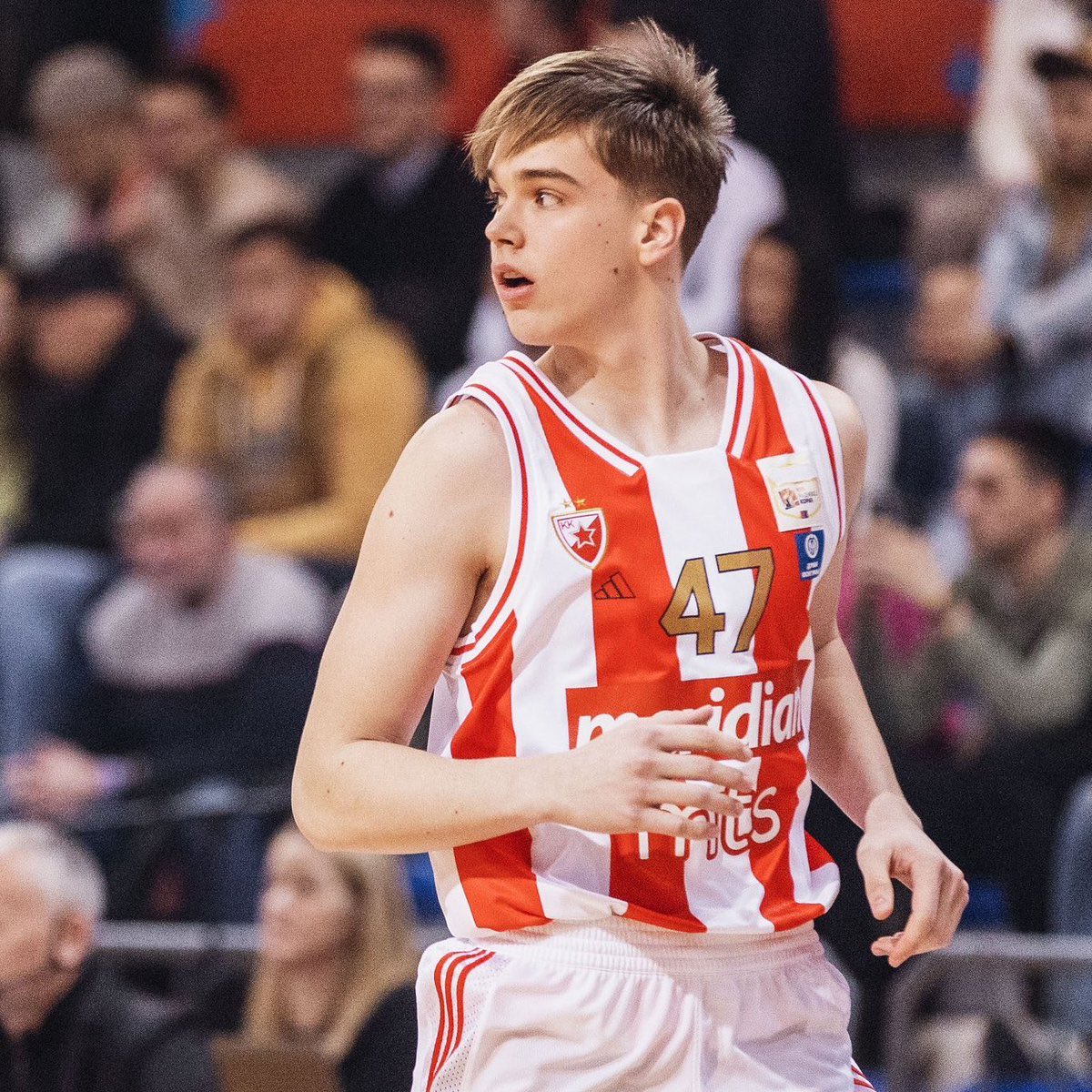 Serbian prospect Andrej Kostic had a ridiculous outing today in KK Dynamic OT loss to KK Joker in the Serbian KLS

39 points
4 assists
3 boards
3 steals 
13-20 FG
8-14 3P
5-7 FT

The 6’6 swing man is a name to keep an eye on for the ‘26 draft, as a potential college candidate