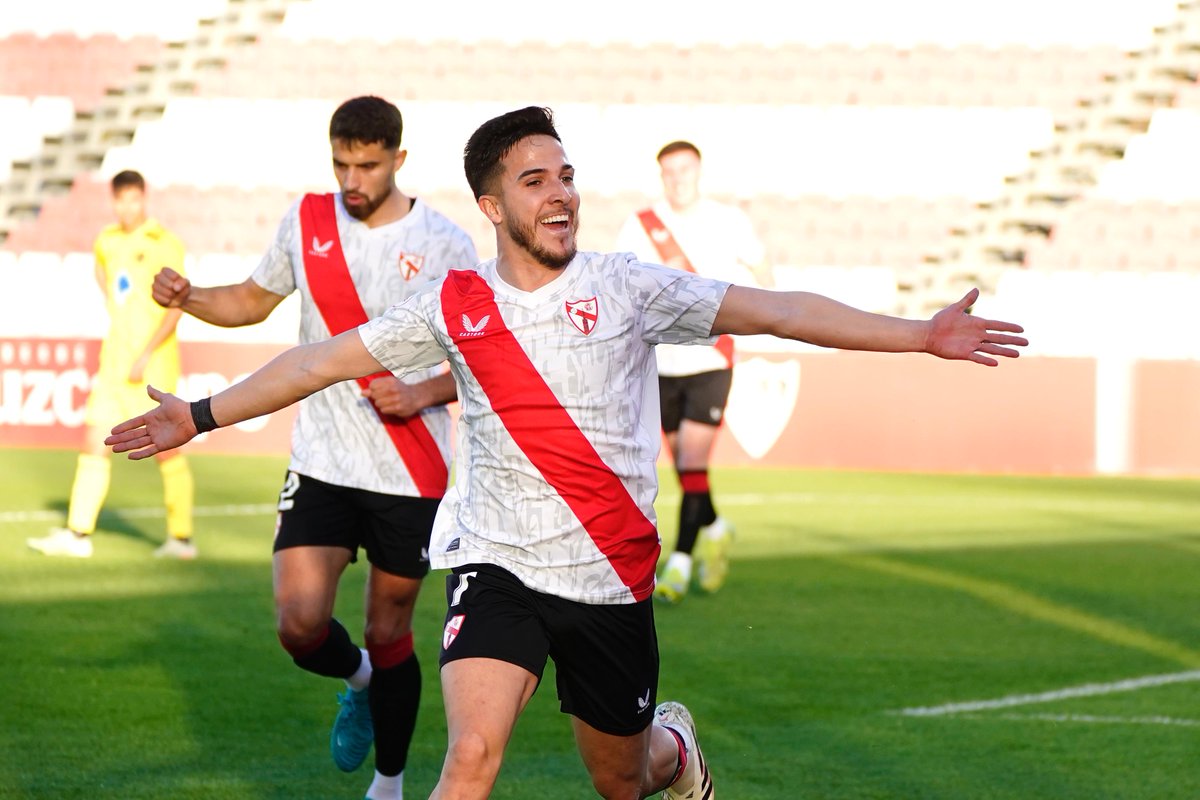 CRÓNICA | El #SevillaAtlético reafirma su gran momento con la tercera victoria consecutiva ante el <a href="/CFIntercity/">𝗖𝗙 𝗜𝗡𝗧𝗘𝗥𝗖𝗜𝗧𝗬</a> (1-0).

Toda la información ➡️ sevillafc.es/actualidad/not…

#VamosSAT ⚪️🔴⚪️