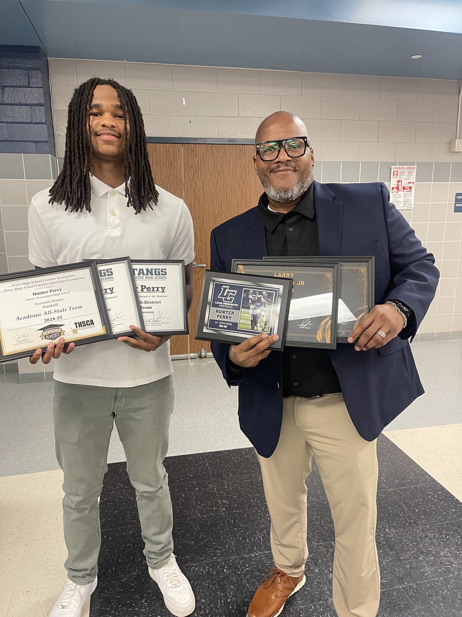 Blessed to receive 
• 1st Team All-District Receiver
• Team MVP
• Academic All-District 
• Larry Blackmon JR Award
• Academic All-State