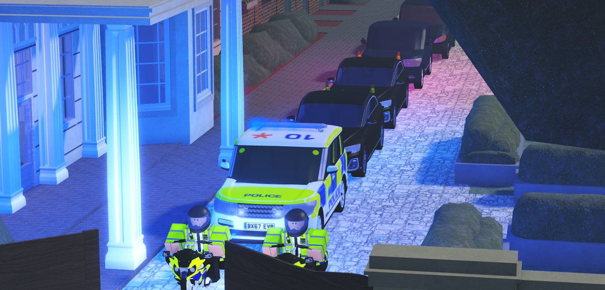 PB_Clarence's tweet photo. His Royal Highness, The Prince of Wales has departed from Clarence House on way to the Fourteenth State Opening of Parliament. https://t.co/BdveLrAyzO