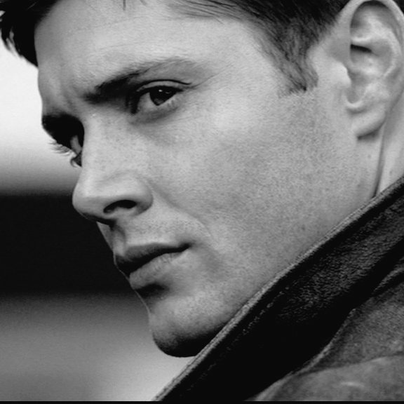 قالت لي أتعشق خيالآ بعد
الرحيل يسكن الأحلامَ
فقلتُ
ما أروع اللقاء بيننا في عالمً
لا يسكنه أنس ولا جانُ
والله و أن فرقتنا الايام 
فأن ذكراكَ في قلبي ❤️ 
مخلدة  
فلا شوق يضاهي شوقي
ولا حبٌ ينافسُ حبي 
؛#أحبك_بوزن_الثقلين_وأكثر
؛#بس_أقول✍️