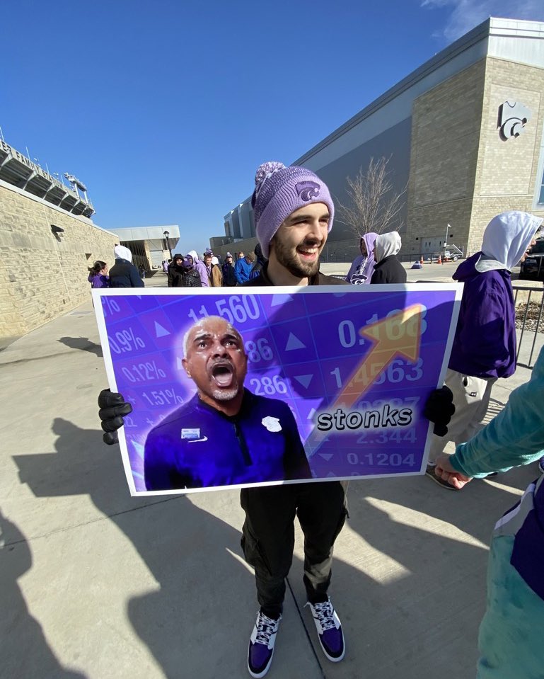 carterrschaffer's tweet photo. Best sign today 😂 @lance_eisele https://t.co/FoaOUh9Ybo