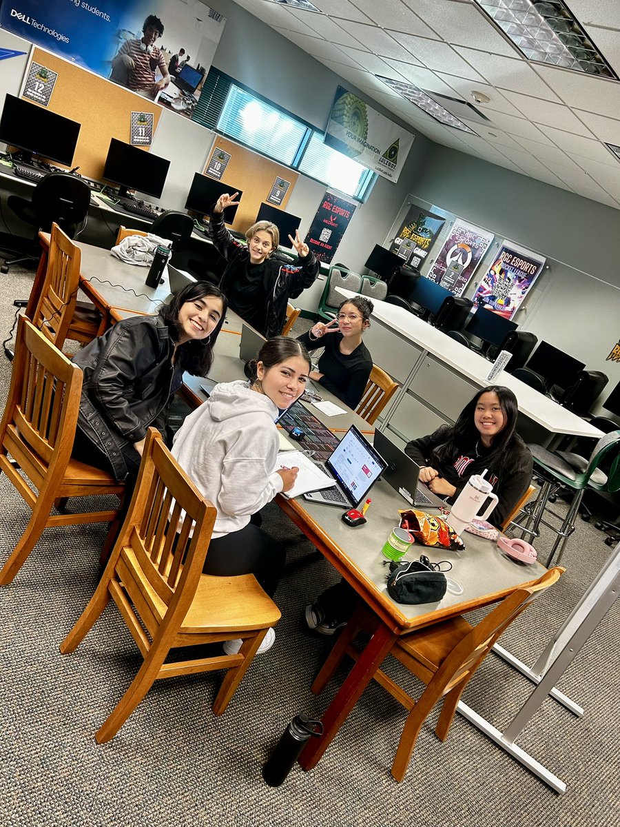 Congrats to <a href="/RGC_MS_HS/">Robert G. Cole Middle/High School</a> Cougar CyberPatriot Team Hackstreet Girls for winning the CyberTexas Foundation's Top All-Girls High School Team Award for Cyber Patriot XVII!!🎉 <a href="/cybertexasnow/">CyberTexasFoundation</a> <a href="/CyberPatriot/">CyberPatriot</a>