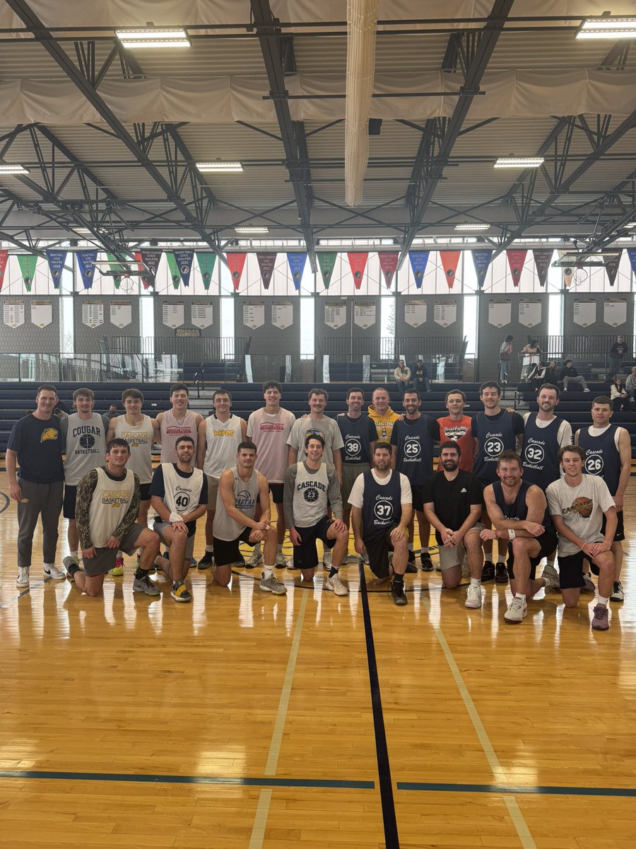 cougsbball's tweet photo. This is what it is all about!! Great to have alumni back to play!! #TheBrotherhood https://t.co/YzjO2Mv4hA