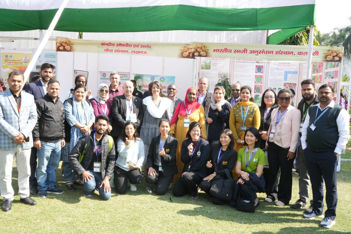 csir_iora's tweet photo. On February 8, 2025, delegates from IORA member states visited a flower exhibition and explored value-added products and technologies from CSIR, ICAR, and other institutes at the Governor's House in Lucknow, India.@IORAofficial @CSIRCIMAP https://t.co/bnY5acKj2R