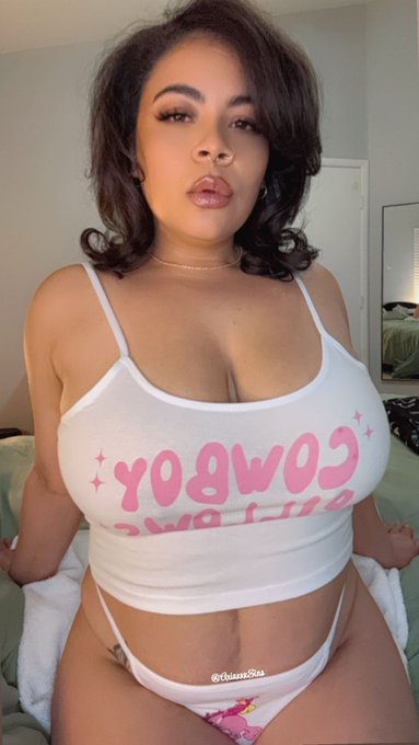 1 pic. Top on or off ? https://t.co/arrgyqcsSm