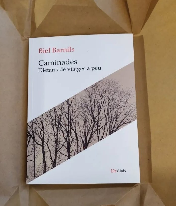 «Hem intercanviat mòbils, dates de naixement i diàmetres de l'ull esquerre.» 🤍💜💚🧡