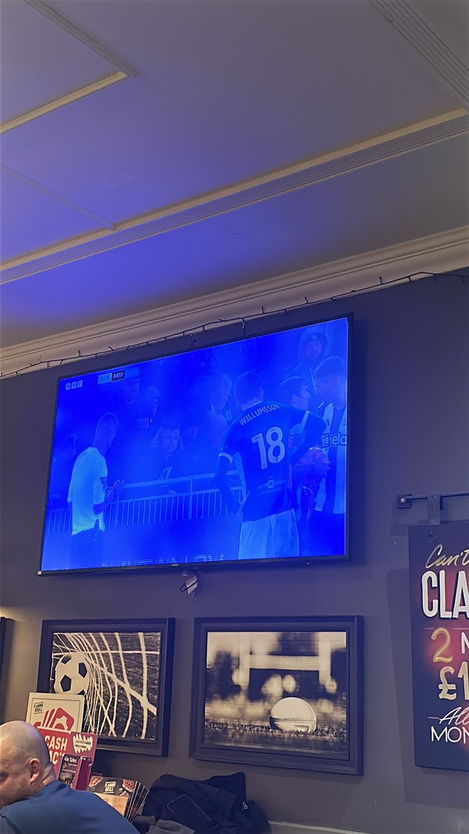 laura_may6's tweet photo. Be ok if we could see the tele @greenekingcares absolutely awful picture to watch the footy https://t.co/K0gaMTkiZS